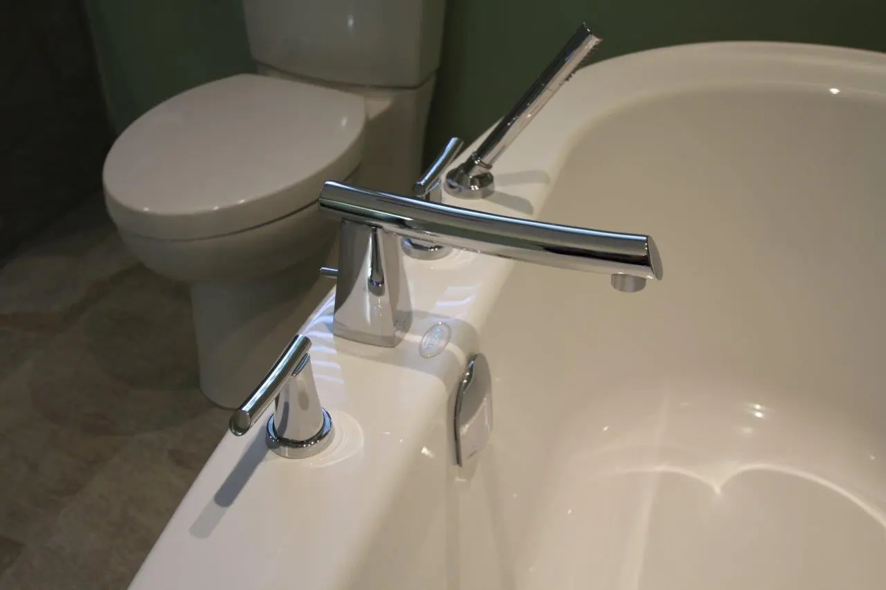 bathroom tub