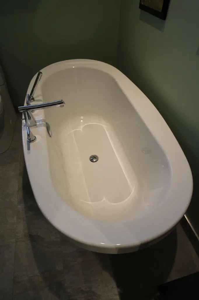 bathroom tub