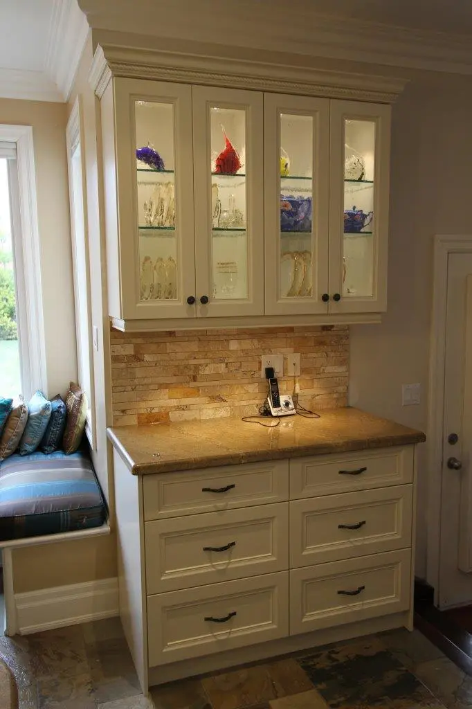 White kitchen