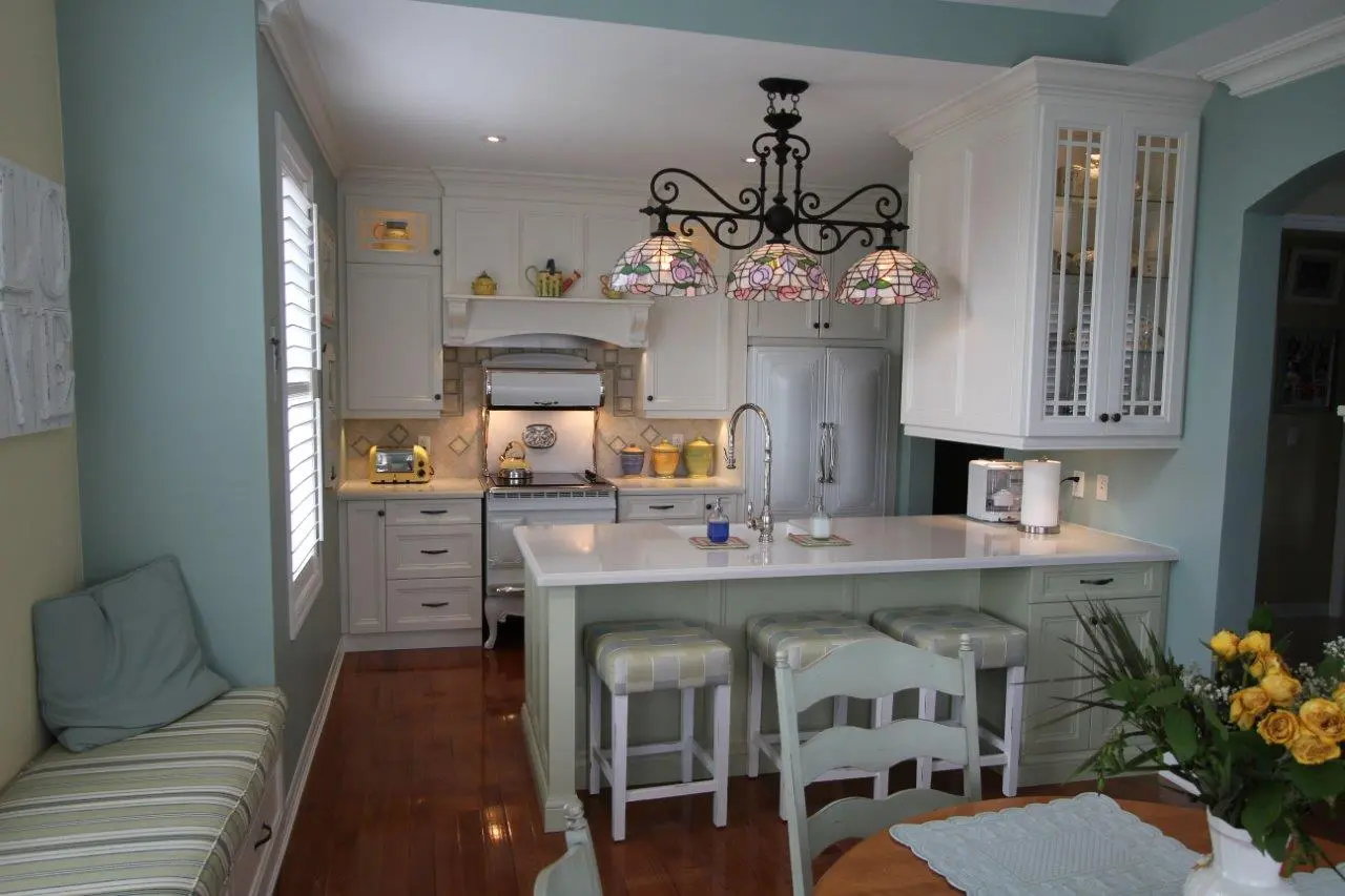 White kitchen