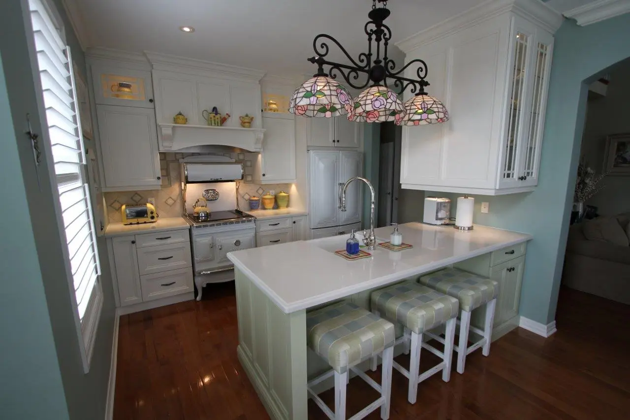 White kitchen