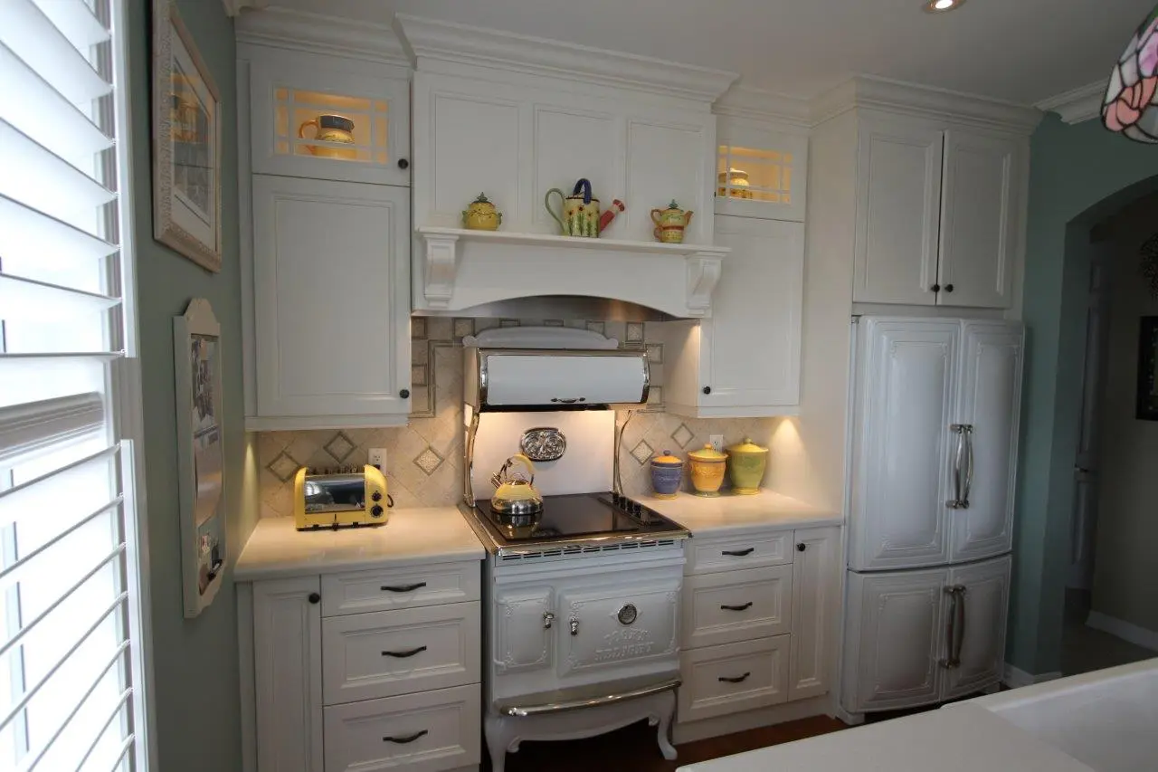 White kitchen