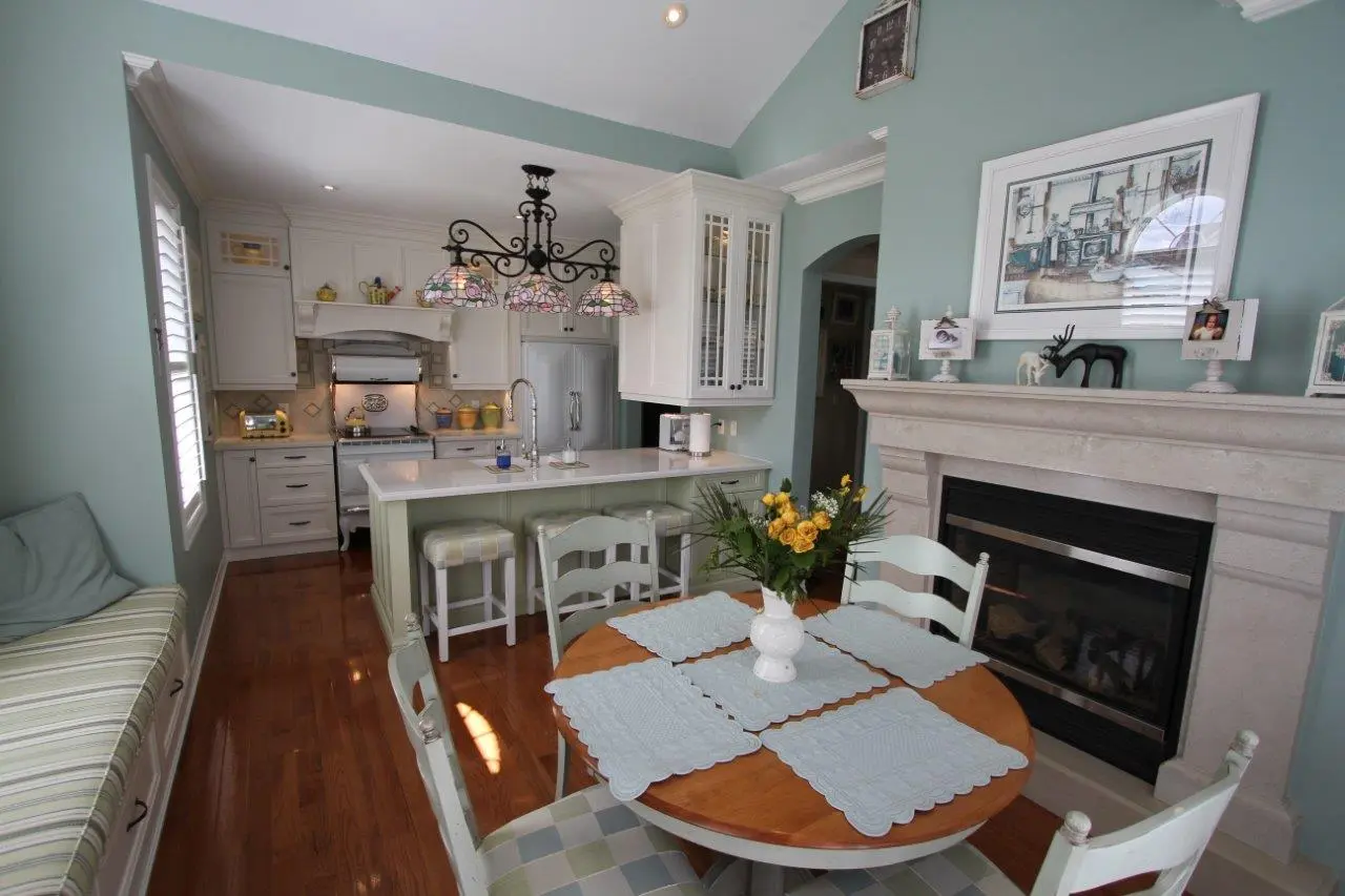 White kitchen