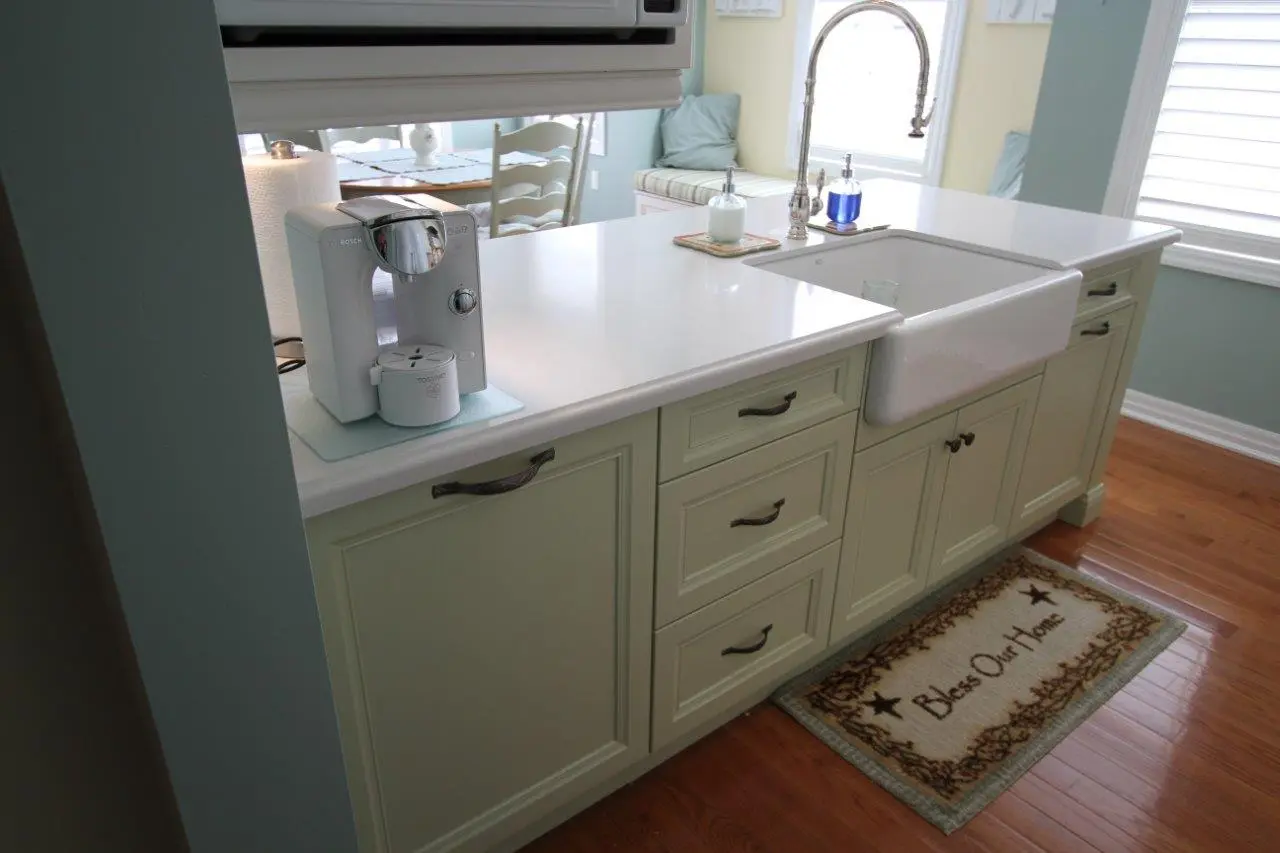 White kitchen